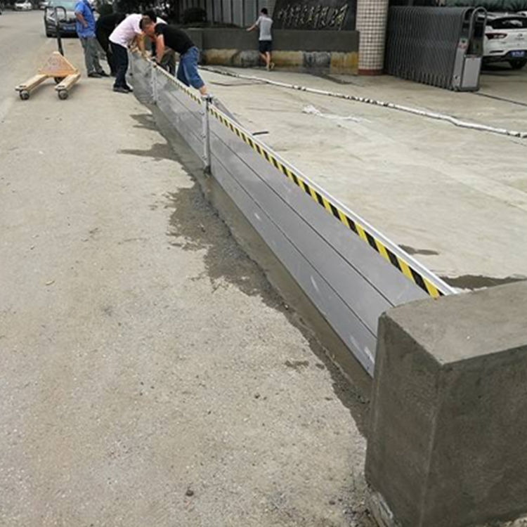 廣東多地暴雨預警，龍舟水”來襲 街道一片汪洋